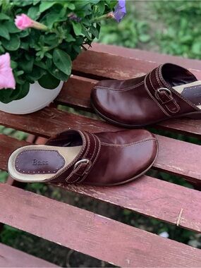 NWOB G.H. Bass Genuine Leather Brown Clogs Women’s Size 5/6